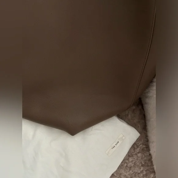 The Row Park Tote Large in French Gray, Smooth Leather - Picture 5 of 6